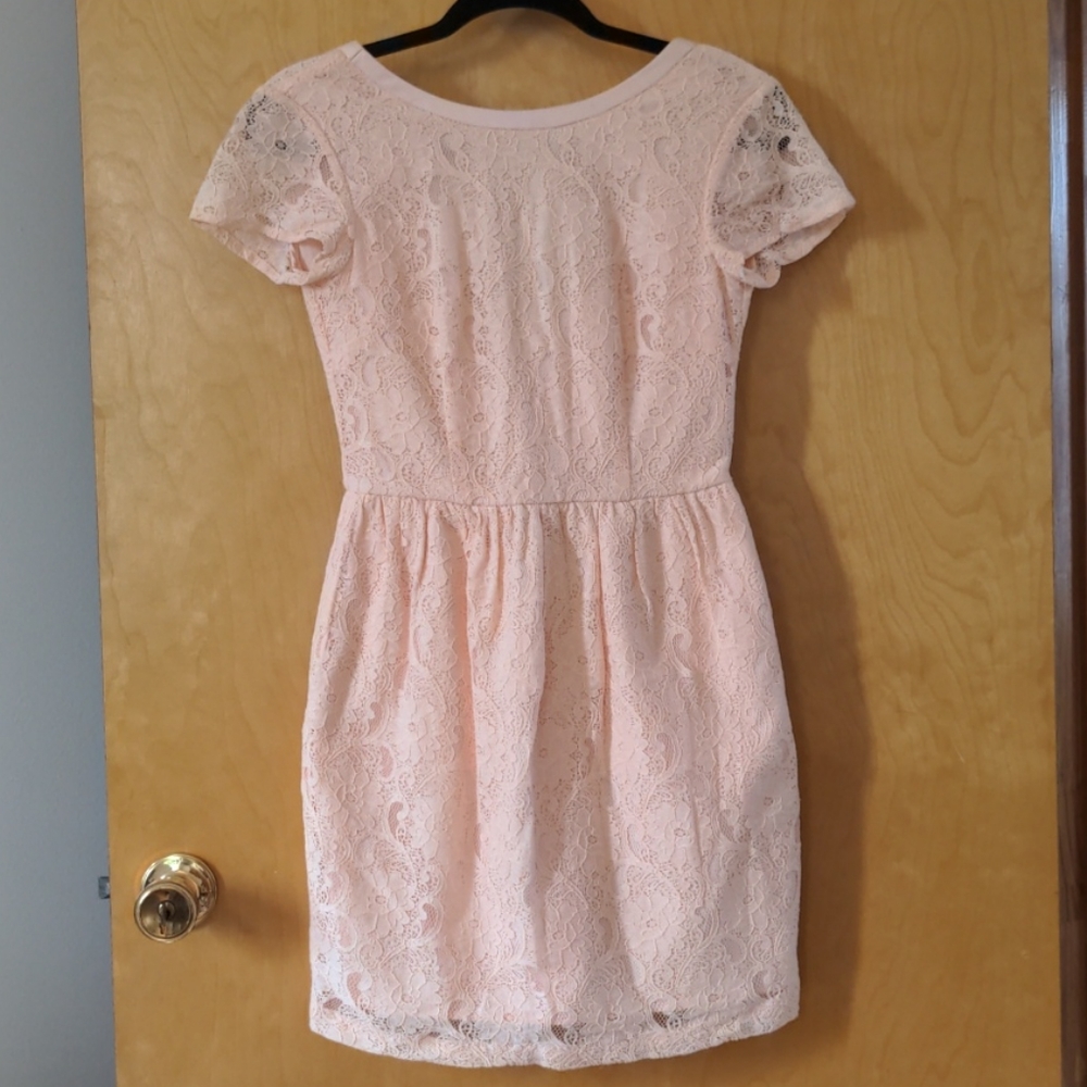 Last day to buy! H&M pink lace dress